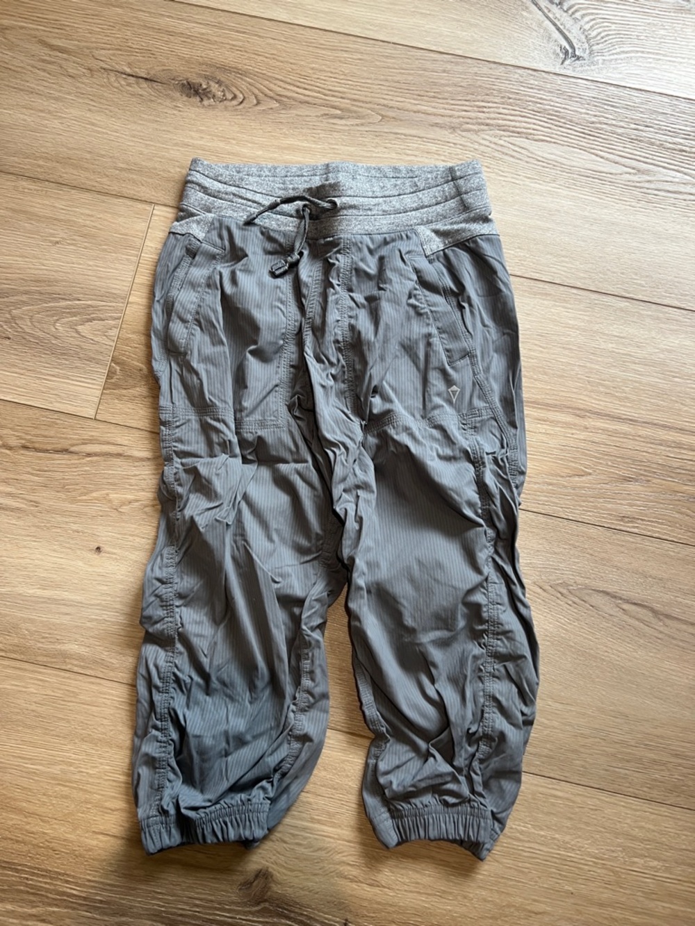 Ivivva Gray Drawstring Jogger Live to Move Pants size 12